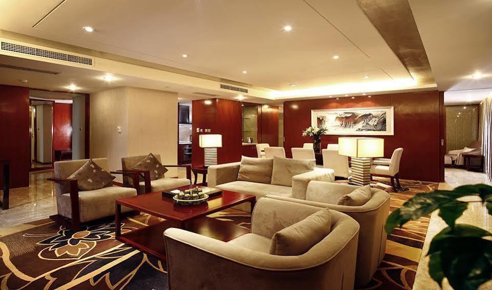 Empark Grand Hotel Chongqing Exterior photo