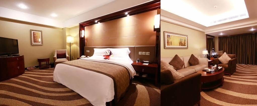 Empark Grand Hotel Chongqing Exterior photo