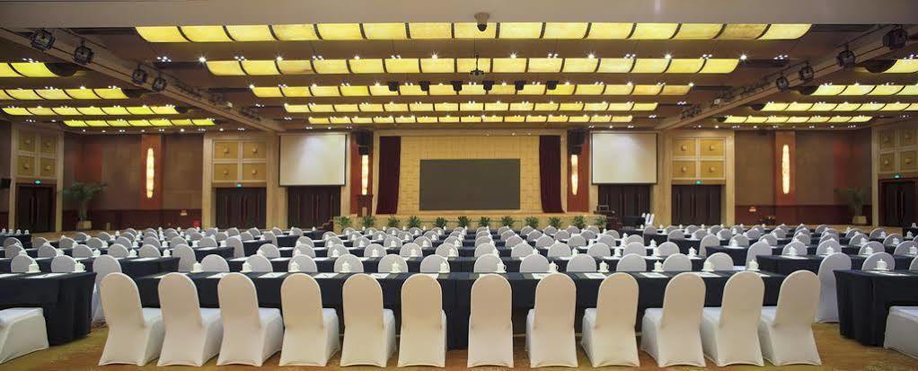 Empark Grand Hotel Chongqing Exterior photo